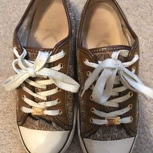 Michaels Kors size 8 casual tennis shoes